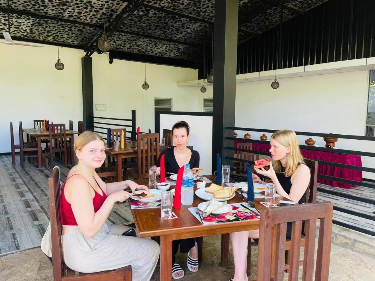 C B S Resort Udawalawe Εξωτερικό φωτογραφία